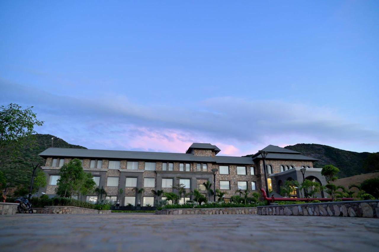 Pushkara Resort And Spa Dış mekan fotoğraf